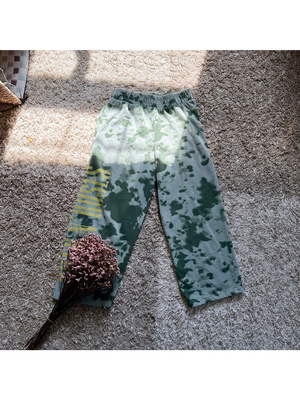 Guns N' Roses Sweatpants Green Tie Dye Spell Out Cropped Pants Women’s Size S